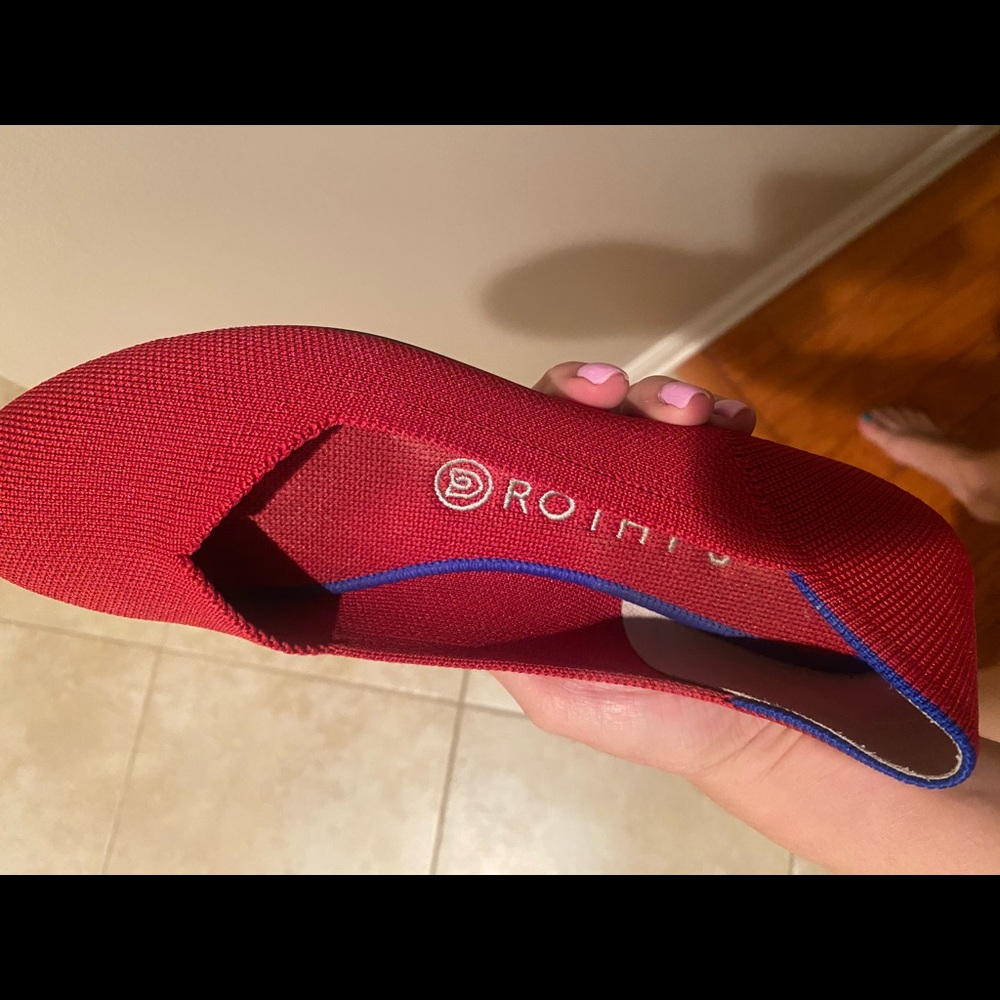 🍷🌶 Rothys awesome scooter red size 7 - Picture 10 of 11